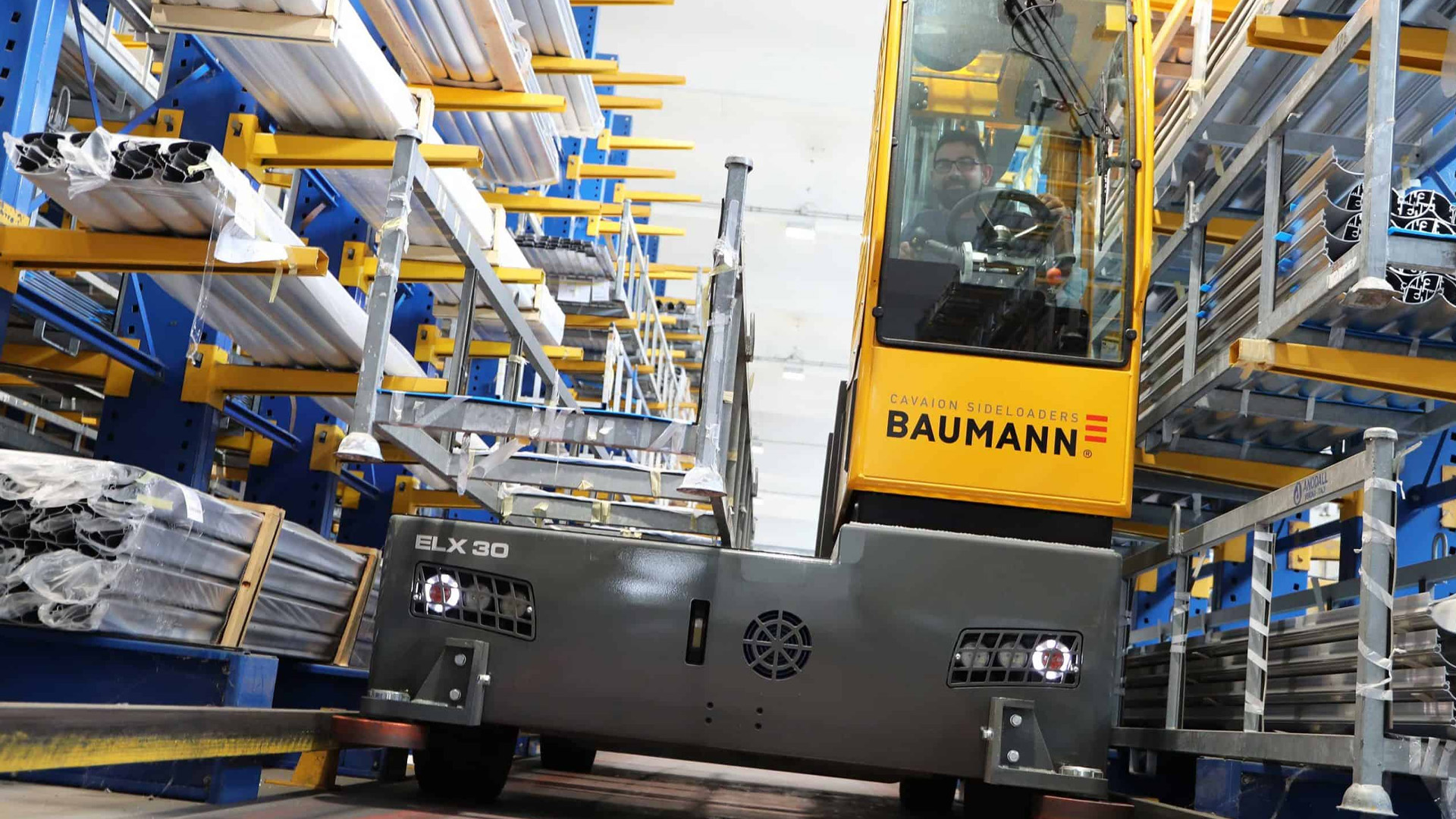 warehouse sideloader